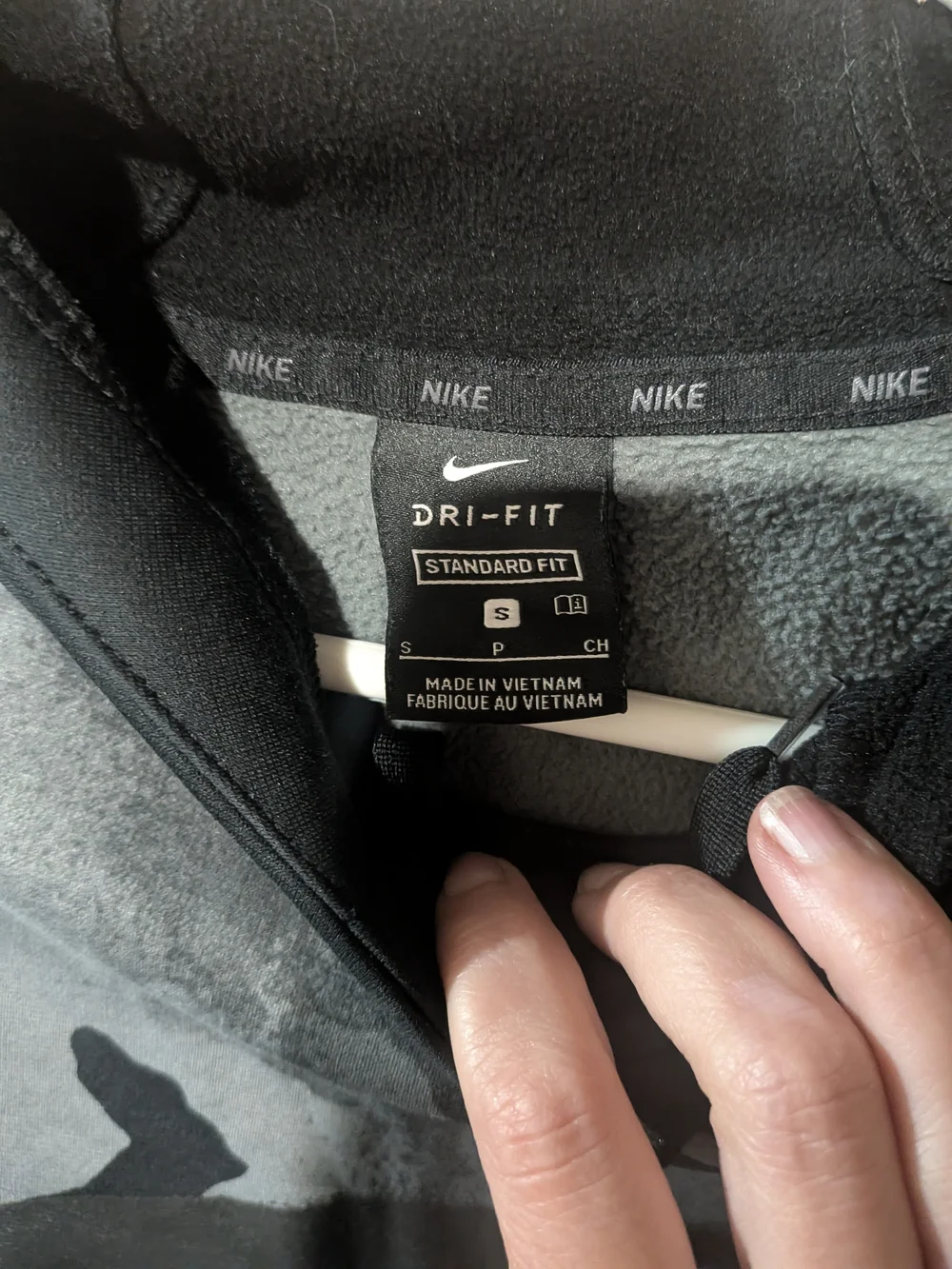 Nike Men’s Gray & Black Camo Pullover Hoodie